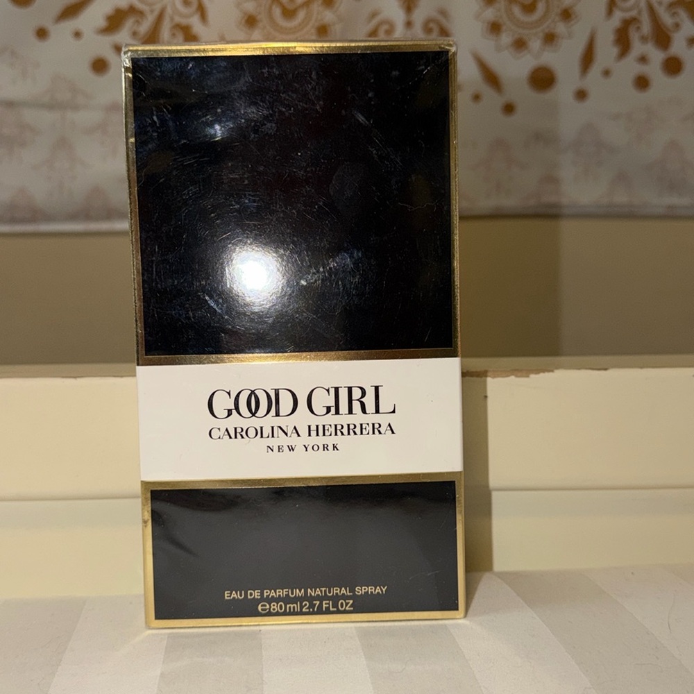 Carolina Herrera Good Girl Parfume with Jasmine